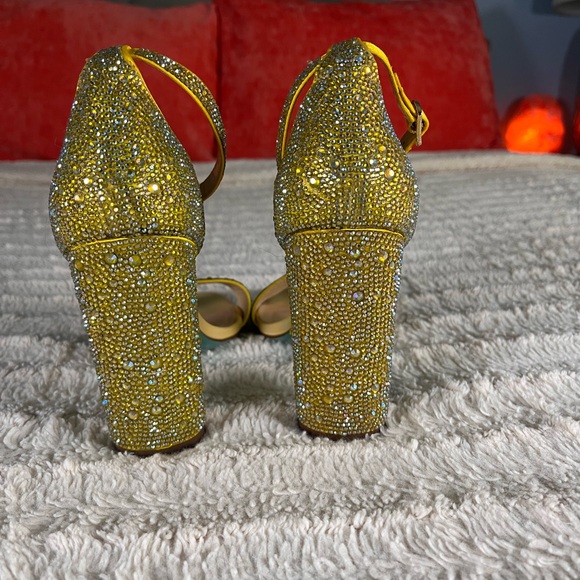 Betsey Johnson Rina 9m Heels Yellow Rhinestone NEW - Picture 8 of 9